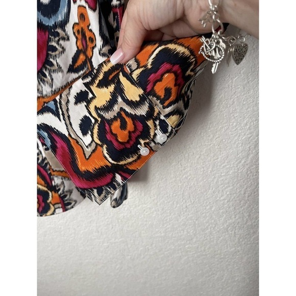 Chico's Womens Button Up Top Size 0 US 4 Ikat Scrolls No Iron Workwear Business‎ - Picture 7 of 11